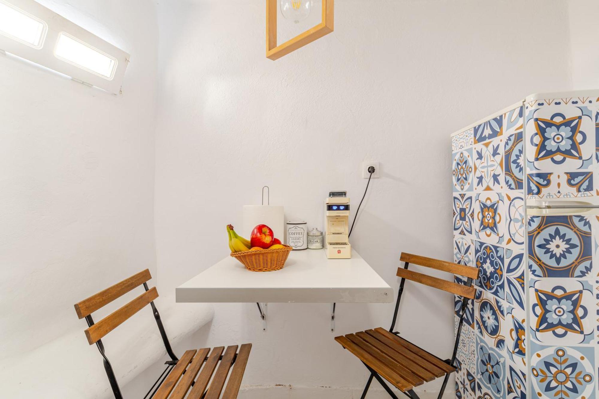 Elenitas Town House With Veranda And Sea View Apartment